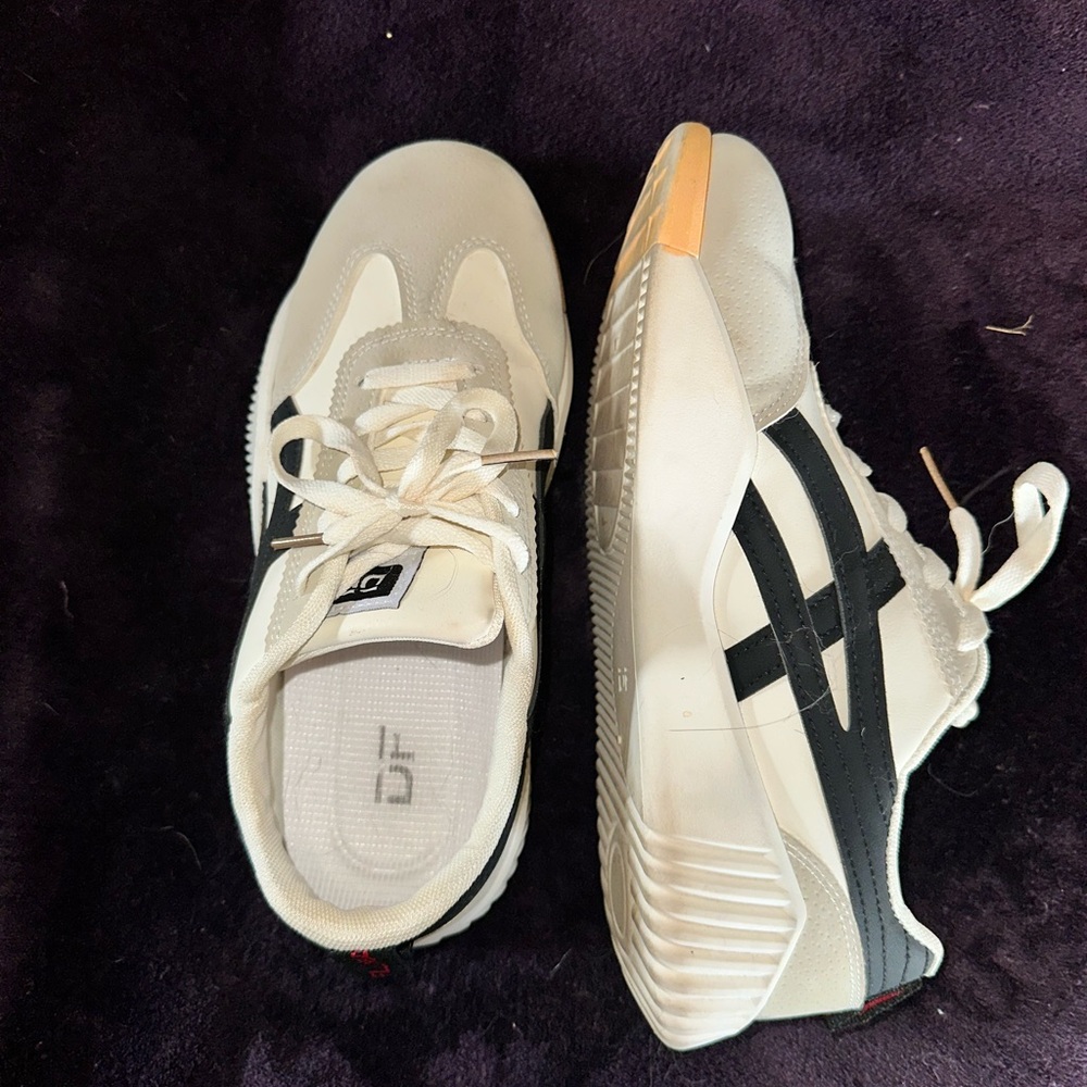 Stylish Women's Athletic Shoes in White and Black